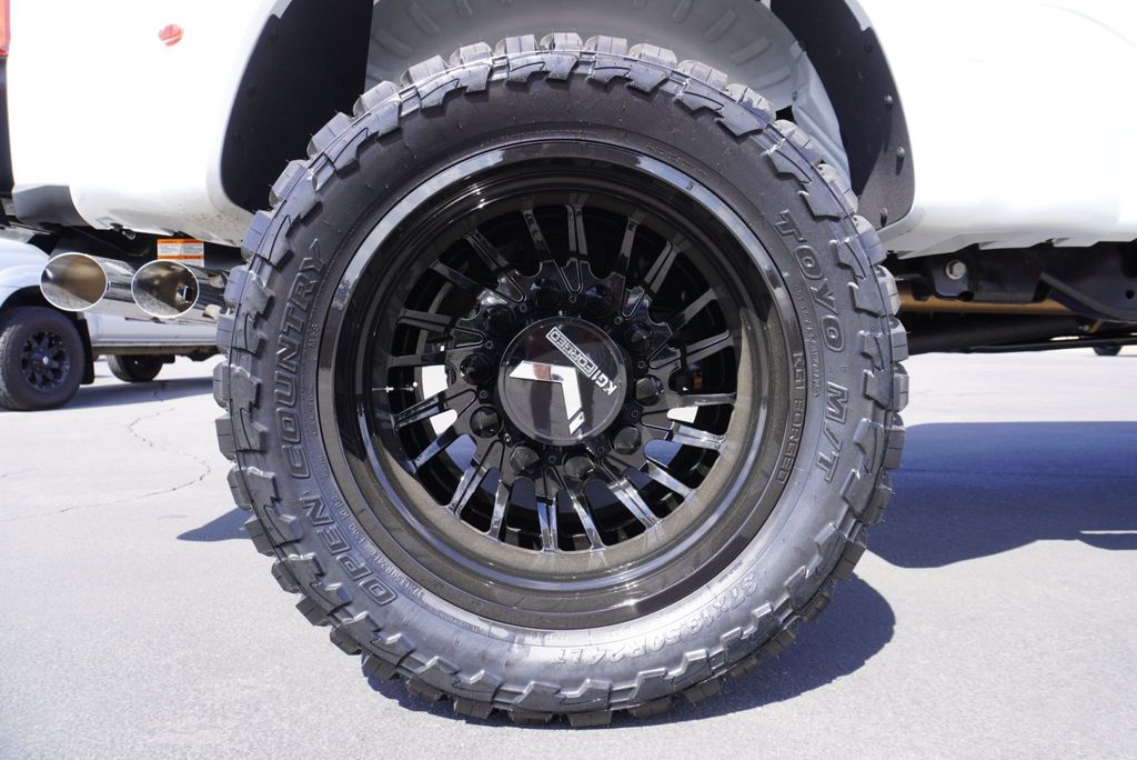 2025 Ford F-450 Platinum photo 16