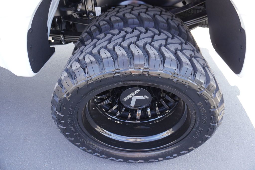 2025 Ford F-450 Platinum photo 17