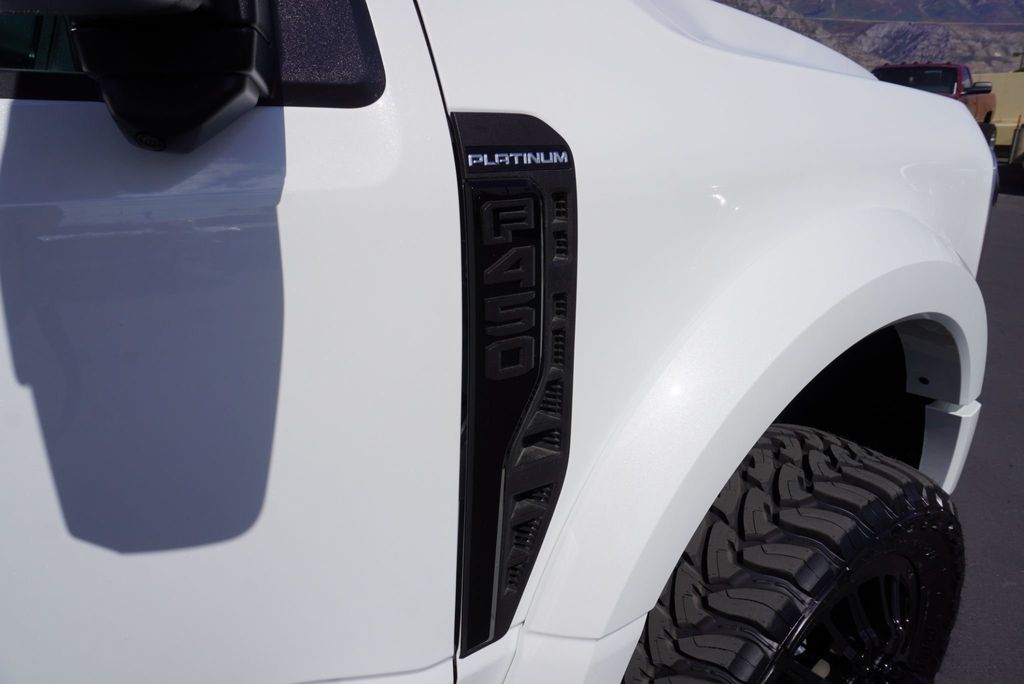 2025 Ford F-450 Platinum photo 18