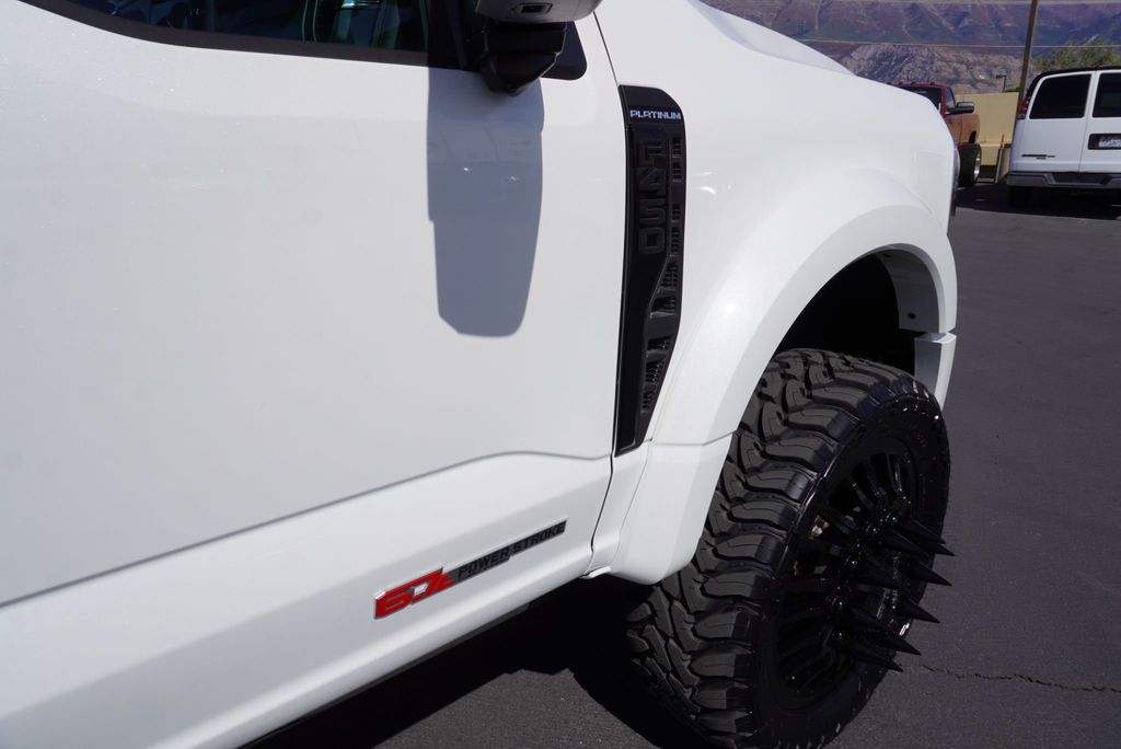 2025 Ford F-450 Platinum photo 19