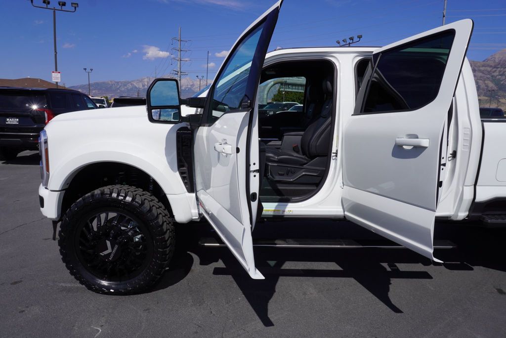 2025 Ford F-450 Platinum photo 23