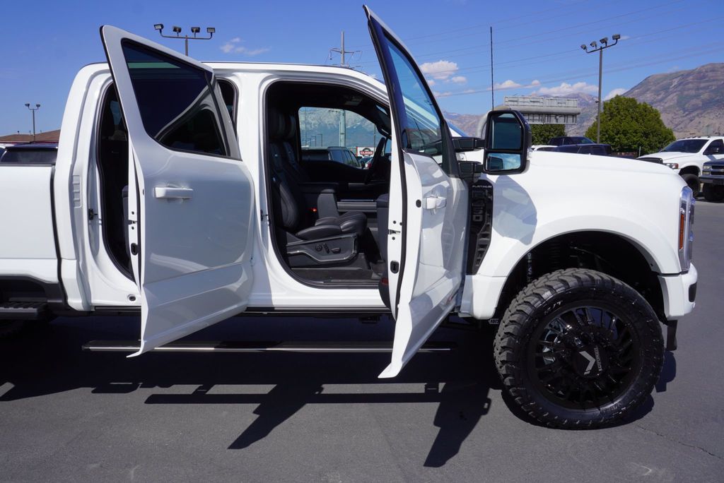 2025 Ford F-450 Platinum photo 26