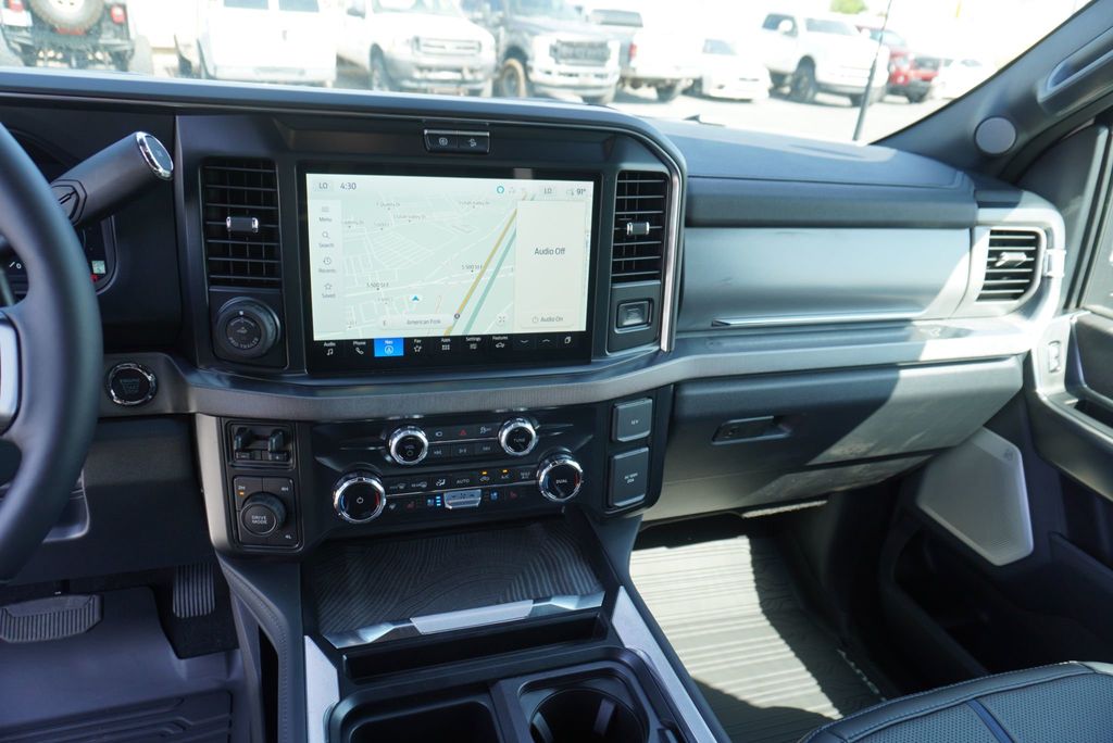 2025 Ford F-450 Platinum photo 32