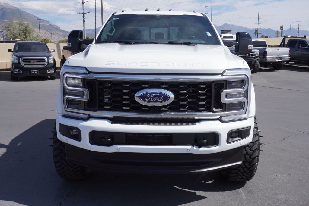2025 Ford F-450 Platinum photo 4