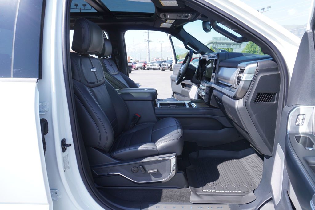 2025 Ford SUPER DUTY F-450 PLATINUM  - 22944730 - 29