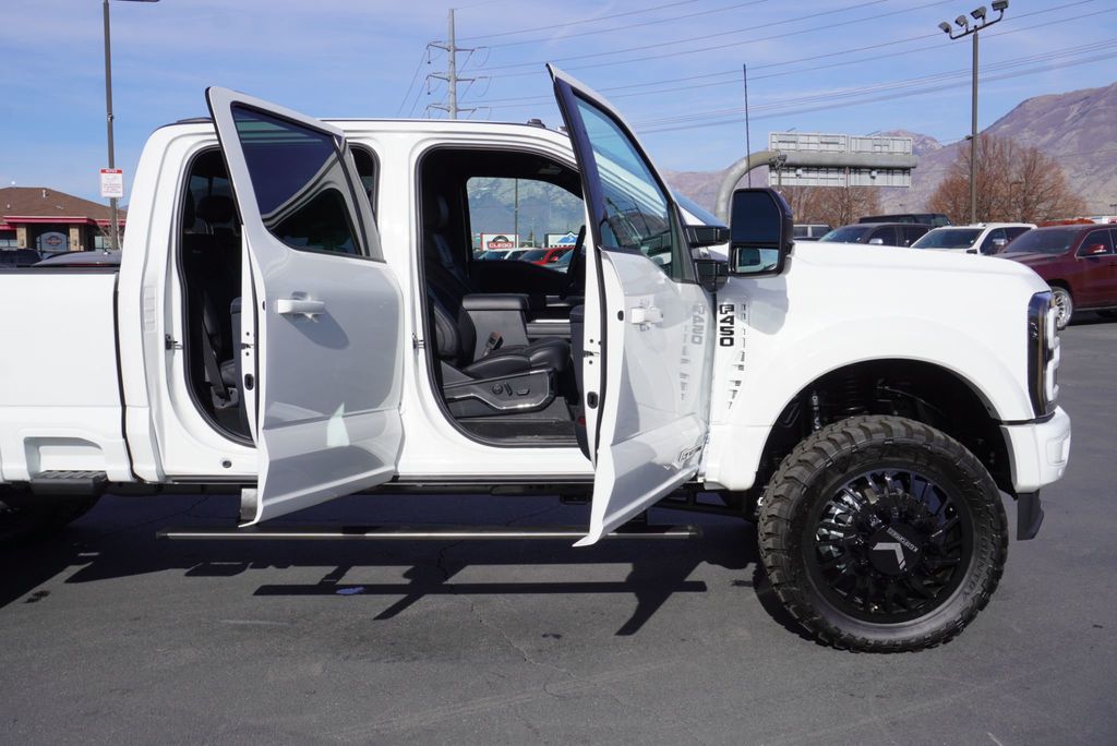 2025 Ford SUPER DUTY F-450 PLATINUM  - 22944730 - 31