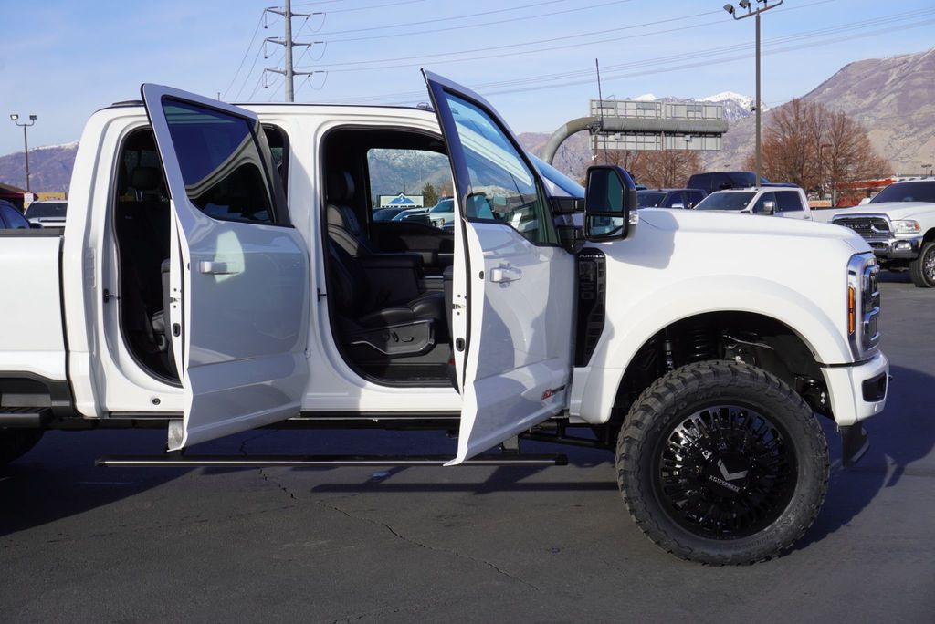 2025 Ford SUPER DUTY F-450 PLATINUM - 22977787 - 29