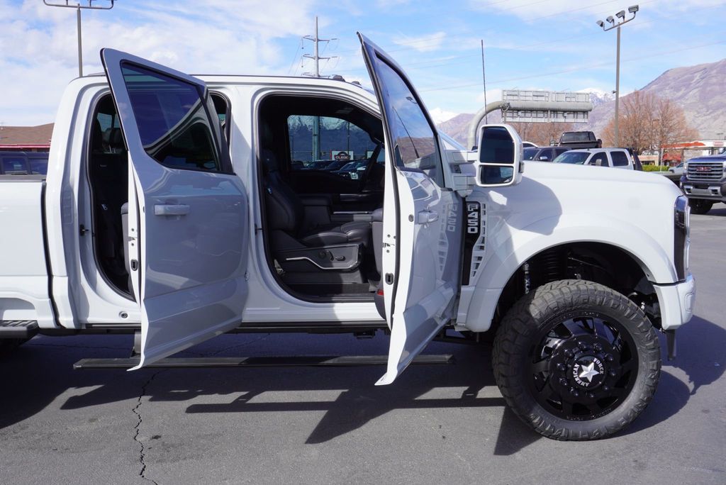 2025 Ford SUPER DUTY F-450 PLATINUM - 22997731 - 26