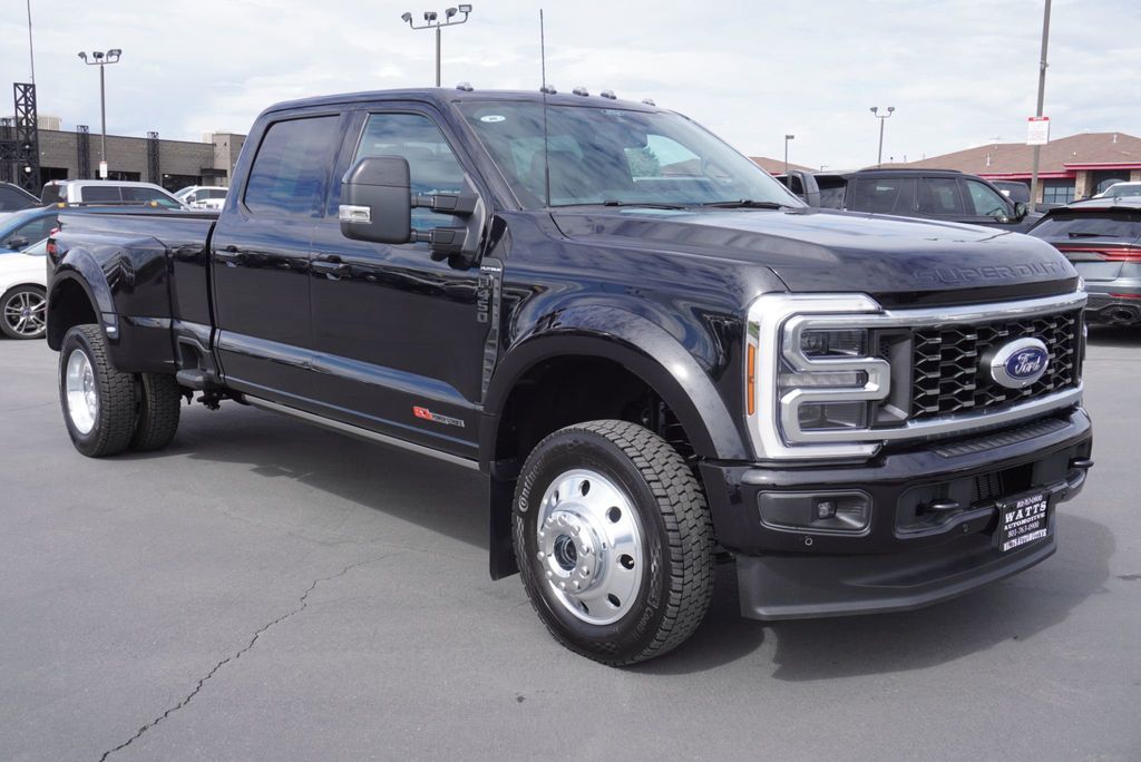 2025 Ford F-450 Platinum photo 13
