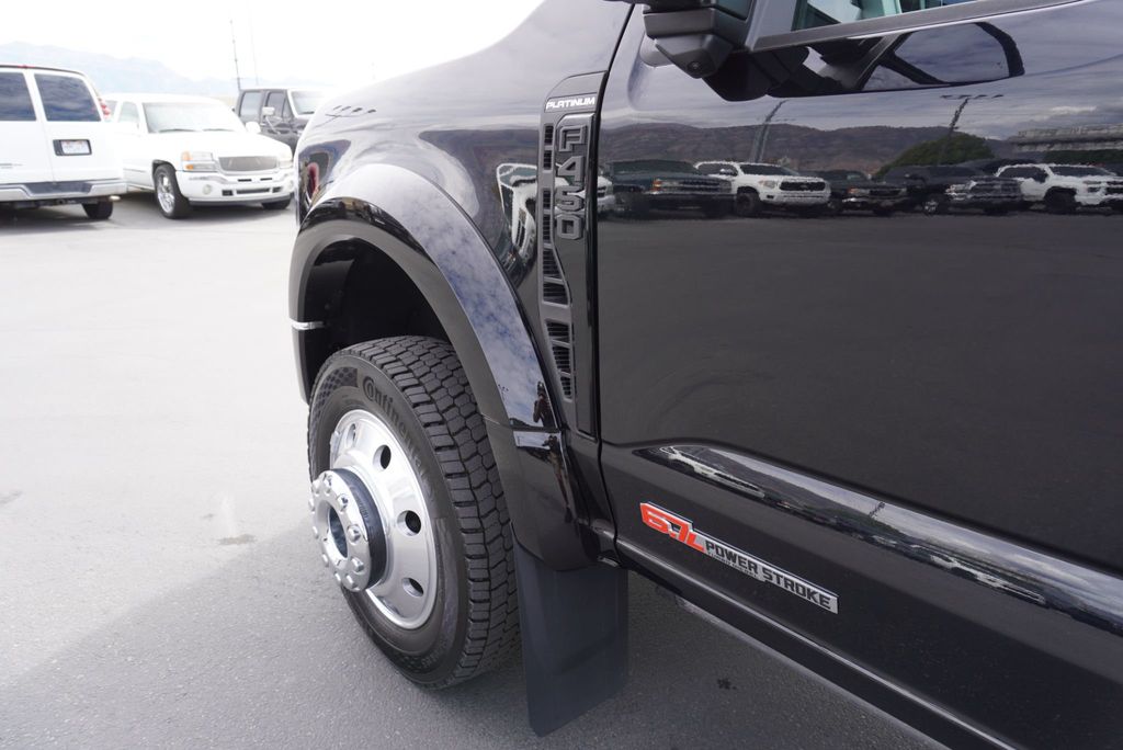 2025 Ford F-450 Platinum photo 18