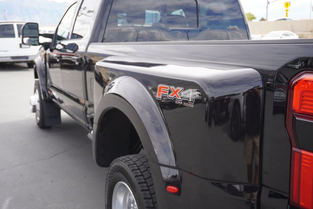 2025 Ford F-450 Platinum photo 19