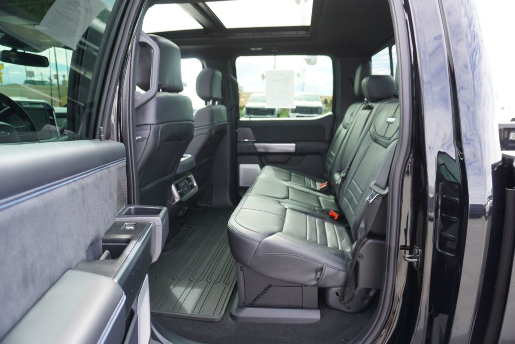 2025 Ford F-450 Platinum photo 21