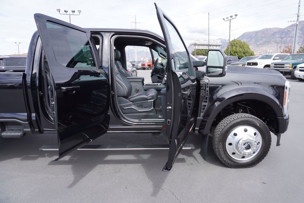 2025 Ford F-450 Platinum photo 25