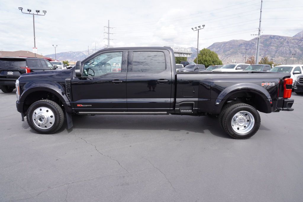 2025 Ford F-450 Platinum photo 6