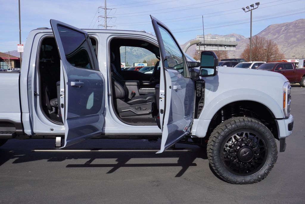 2025 Ford SUPER DUTY F-450 PLATINUM FX4 - 22944717 - 30