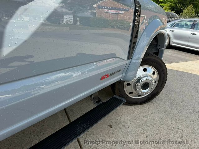2025 Ford Super Duty F-450 DRW LARIAT 4WD Crew Cab 8' Box - 22992339 - 3