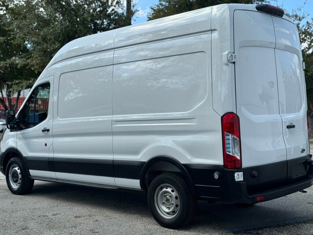2025 Ford Transit Cargo Van T-250 148" Hi Rf 9070 GVWR RWD - 22986084 - 3
