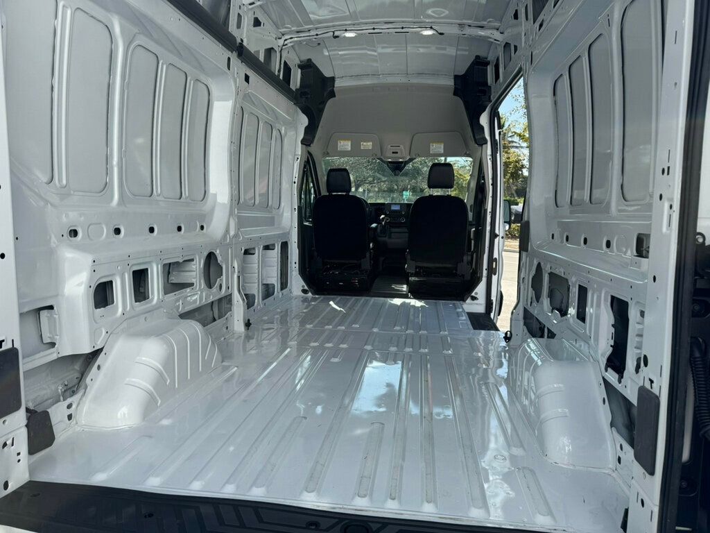 2025 Ford Transit Cargo Van T-250 148" Hi Rf 9070 GVWR RWD - 22986084 - 4