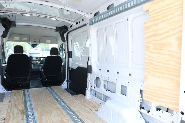 2025 Ford Transit Cargo Van T-250 148" Med Rf 9070 GVWR RWD - 23047931 - 17