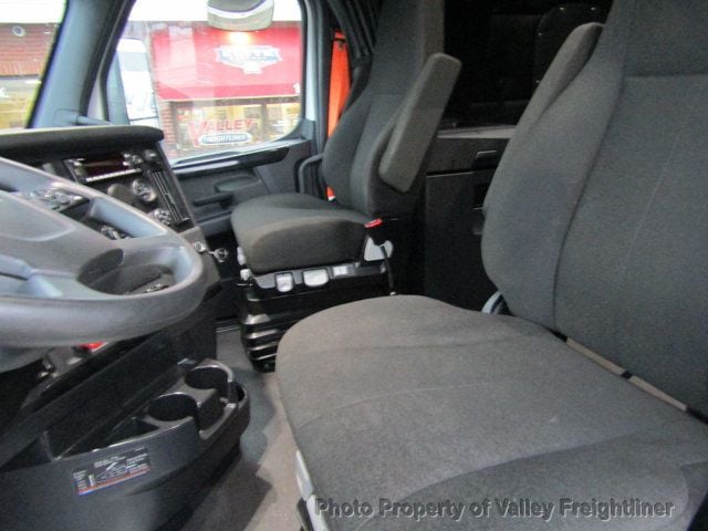 2025 Freightliner Cascadia 126  - 22959779 - 13