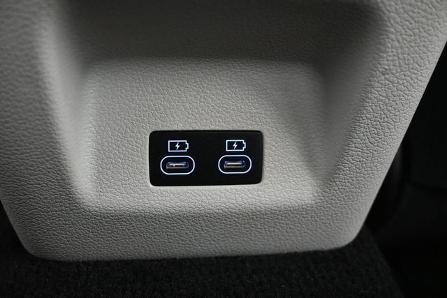 2025 Genesis G70 2.5T RWD - 23060729 - 10