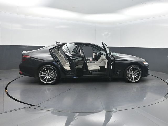 2025 Genesis G70 2.5T RWD - 23060729 - 33