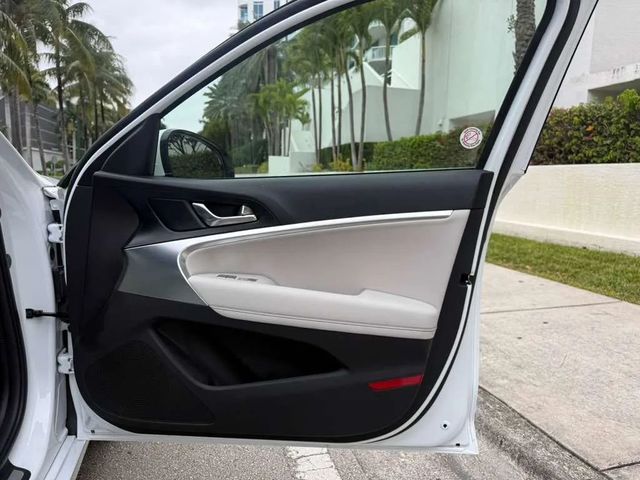 2025 Genesis G70 2.5T Standard Sedan 4D - 22975060 - 11