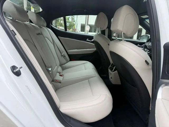2025 Genesis G70 2.5T Standard Sedan 4D - 22975060 - 14
