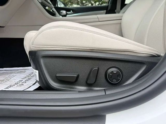 2025 Genesis G70 2.5T Standard Sedan 4D - 22975060 - 28