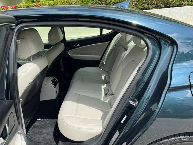 2025 Genesis G70 2.5T Standard Sedan 4D - 23008560 - 14