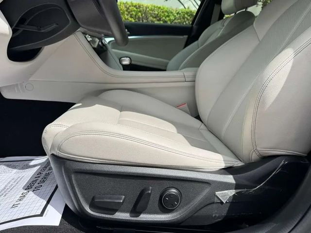 2025 Genesis G70 2.5T Standard Sedan 4D - 23008560 - 18