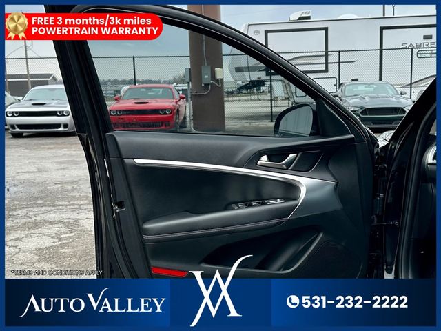 2025 Genesis G70 2.5T Standard Sedan 4D - 23012772 - 11