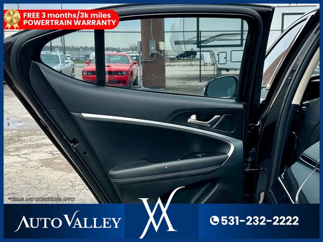 2025 Genesis G70 2.5T Standard Sedan 4D - 23012772 - 19