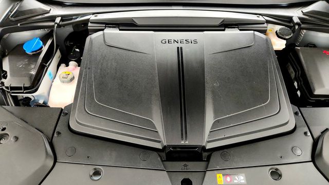 2025 Genesis GV60 Standard RWD - 23098639 - 27