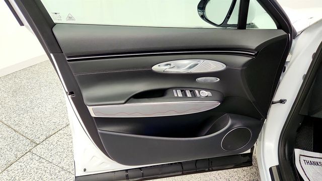 2025 Genesis GV70 2.5T AWD with Advanced and Select Packages - 23028805 - 10