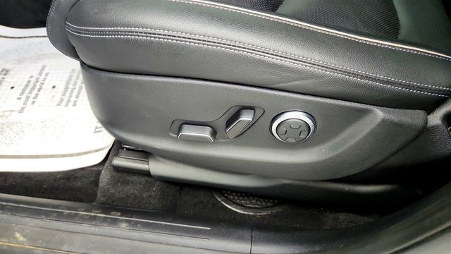 2025 Genesis GV70 2.5T AWD with Advanced and Select Packages - 23028805 - 11