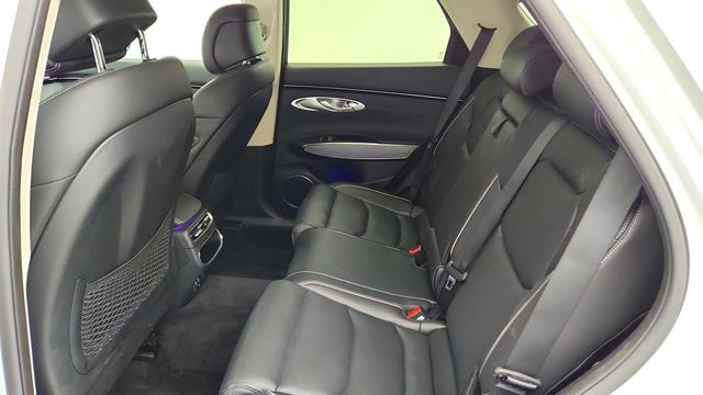 2025 Genesis GV70 2.5T AWD with Advanced and Select Packages - 23028805 - 22