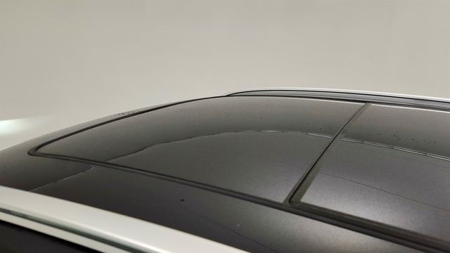 2025 Genesis GV70 2.5T AWD w/ Select Pkg, Panoramic Roof & Heated Steering Wheel - 23007752 - 9