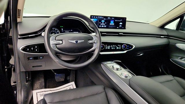 2025 Genesis GV70 2.5T AWD w/ Select Pkg, Panoramic Roof & Heated Steering Wheel - 23007752 - 12
