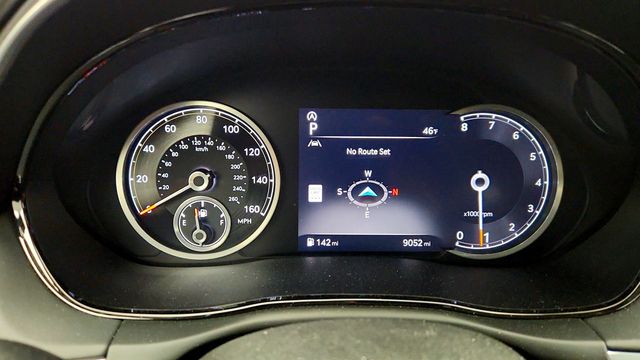 2025 Genesis GV70 2.5T AWD w/ Select Pkg, Panoramic Roof & Heated Steering Wheel - 23007752 - 14