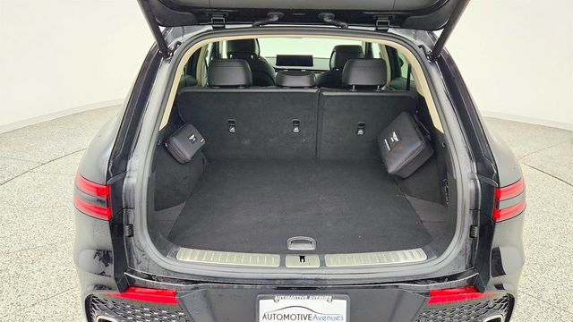 2025 Genesis GV70 2.5T AWD w/ Select Pkg, Panoramic Roof & Heated Steering Wheel - 23007752 - 23