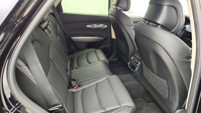 2025 Genesis GV70 2.5T AWD w/ Select Pkg, Panoramic Roof & Heated Steering Wheel - 23007752 - 24