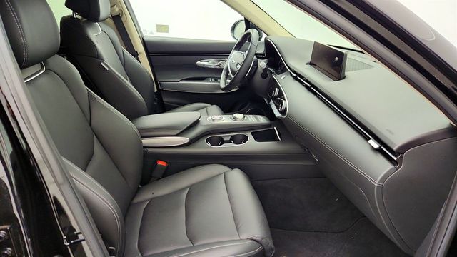 2025 Genesis GV70 2.5T AWD w/ Select Pkg, Panoramic Roof & Heated Steering Wheel - 23007752 - 25