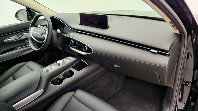 2025 Genesis GV70 2.5T AWD w/ Select Pkg, Panoramic Roof & Heated Steering Wheel - 23007752 - 26