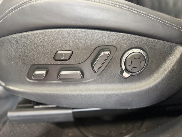 2025 Genesis GV70 3.5T Sport AWD - 23079931 - 17