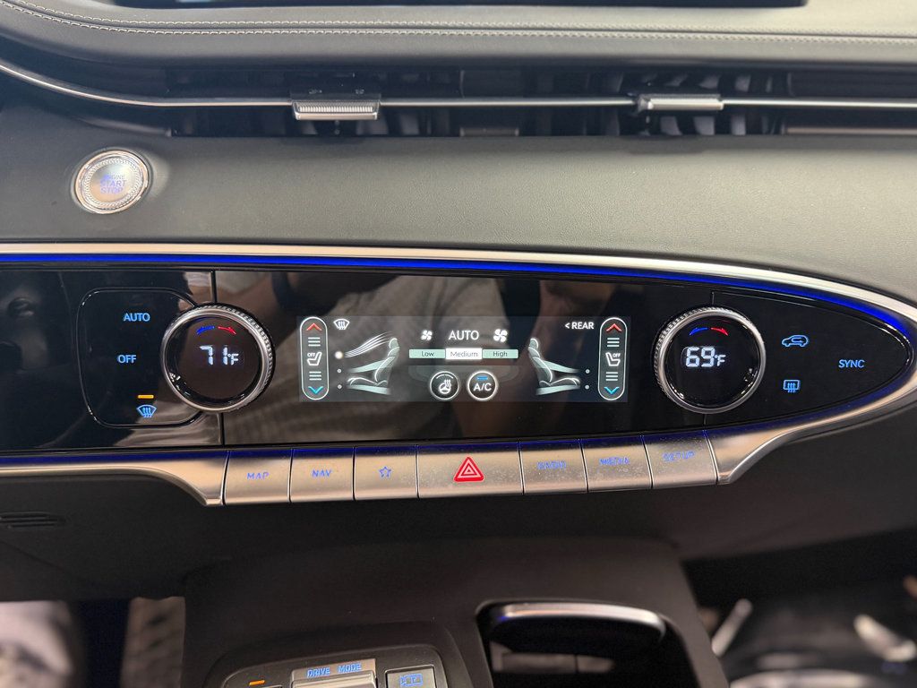 2025 Genesis GV70 3.5T Sport AWD - 23079931 - 30
