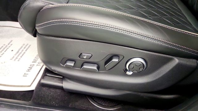 2025 Genesis GV70 3.5T Sport AWD w/ Prestige & Advanced Packages - 23021153 - 11