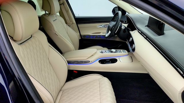 2025 Genesis GV70 3.5T Sport AWD w/ Sport Advanced Package - 23057796 - 24