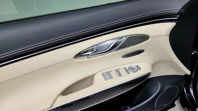 2025 Genesis GV70 3.5T Sport AWD w/ Sport Advanced & Prestige Packages - 23019789 - 10