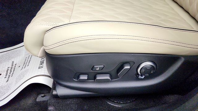 2025 Genesis GV70 3.5T Sport AWD w/ Sport Advanced & Prestige Packages - 23019789 - 11